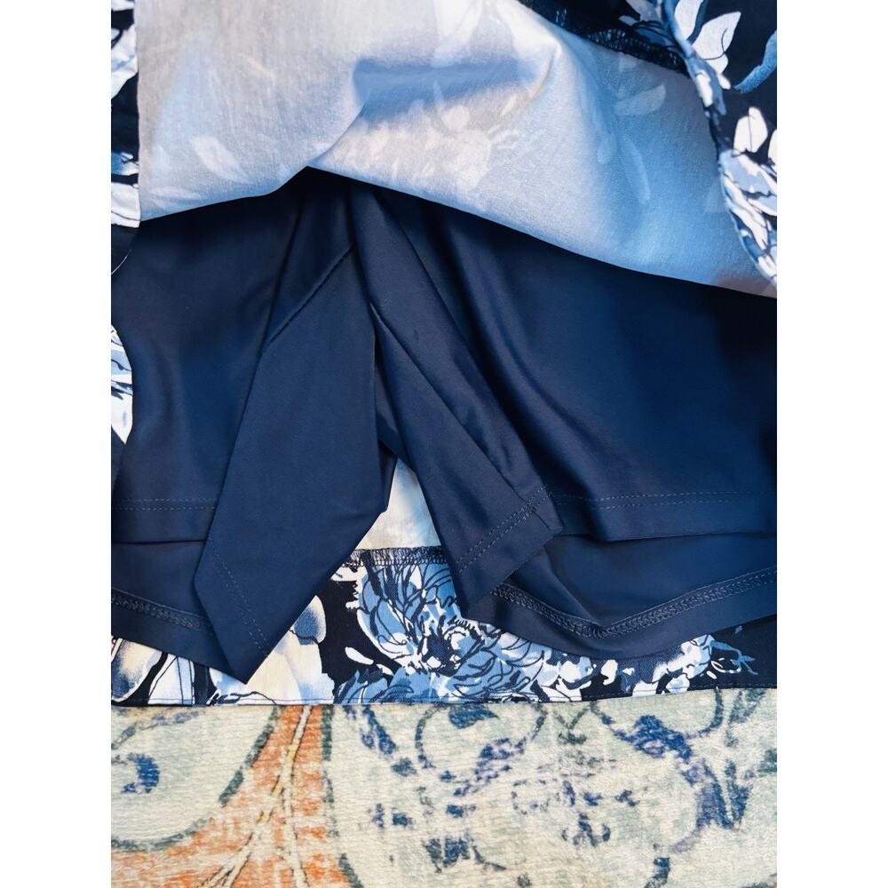 S.C. & Co. Navy Floral Tummy Control Skort Size Large EUC - Picture 5 of 8